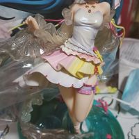 买回来一直没舍得开箱，今天一开人老珠黄了。