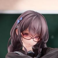 不想上体育课的反差眼镜妹