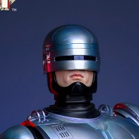 机械战警1987 机械战警 1/2全身像