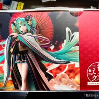 （初音未来 永恒之地）拆内盒直接一手油