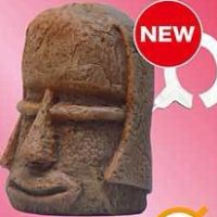 特摄大百科 出自《摩斯拉》（1961）婴儿岛祭坛的巨大人面像（右）