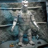 玉泉洞秘密基地的机械哥斯拉