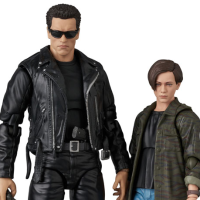 MAFEX T-800（终结者2）＆ 约翰·康纳