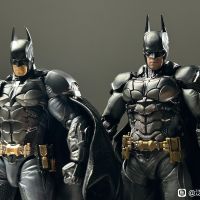 贴吧看见的良品制造阿卡姆骑士蝙蝠侠和海洋堂阿卡姆骑士蝙蝠侠的对比图。