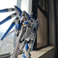 高达屹立在大地之上！