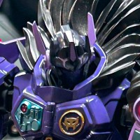 风雷可动 黑狮擎天柱