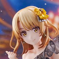 一色彩羽 星空礼服