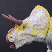 祖尼角龙（白化病版）-可动玩偶