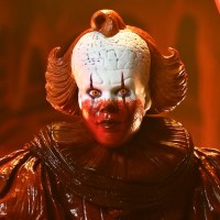 小丑回魂:欢迎来到德里镇- 终极版 血腥潘尼怀斯7英寸可动人偶