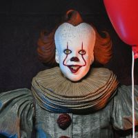 小丑回魂:欢迎来到德里镇-终极版潘尼怀斯7英寸可动人偶