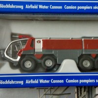 1889 卢森宝亚美洲豹8×8机场灭火消防车