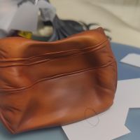 不是，怎么有根毛啊，这手办到底什么环境生产出来的