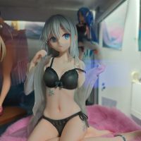 换装的银发少女