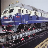 1/64 S比例 东风11 DF11内燃机车静态