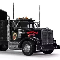 CC557XX 肯沃斯牵引卡车+箱式半挂拖车；乐队联名涂装