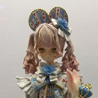 红皇后和爱丽丝公主 爱丽丝公主