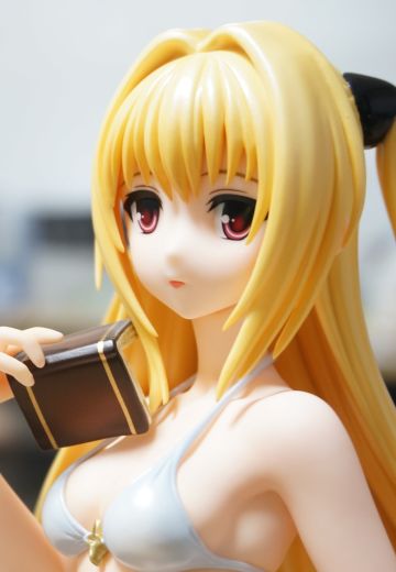 金色之暗 白色泳装