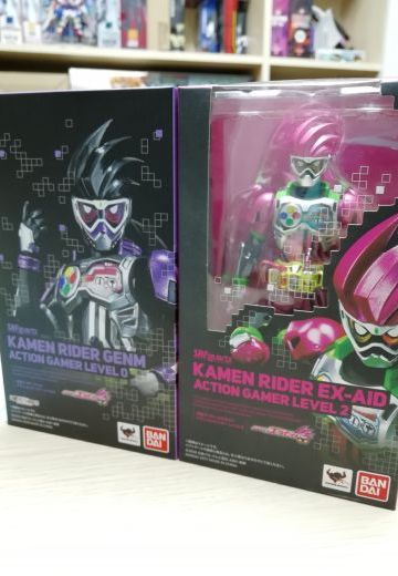 补发几张与shf假面骑士ea的对比