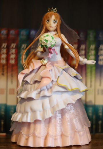 眼镜厂亚丝娜婚纱