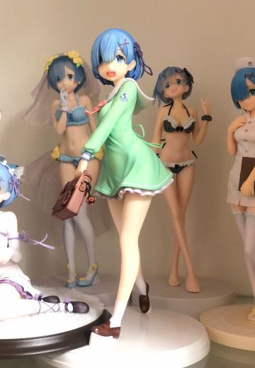 角川 学生制服 蕾姆 （内内图不知道会不会被河蟹）