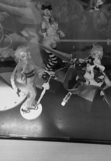 拼了块亚克力箱子