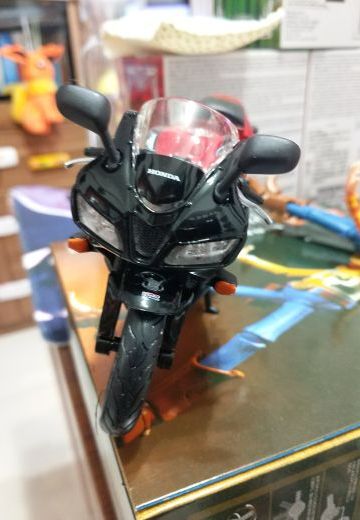 蒙面超人BLACK CBR600RR，就一个字帅