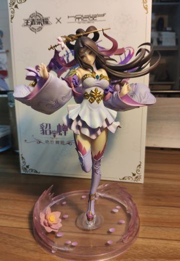 最终还是抵不住诱惑，输给了奶子