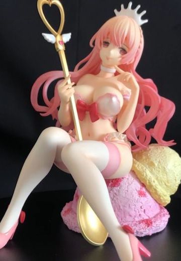 草莓牛奶冰激凌少女