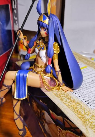 妇幼社泡面压景品:尼托克丽丝