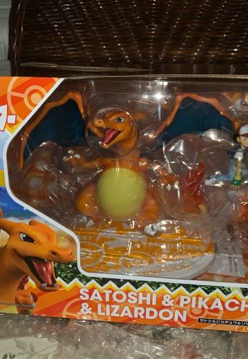 买喷火龙送傻东西？