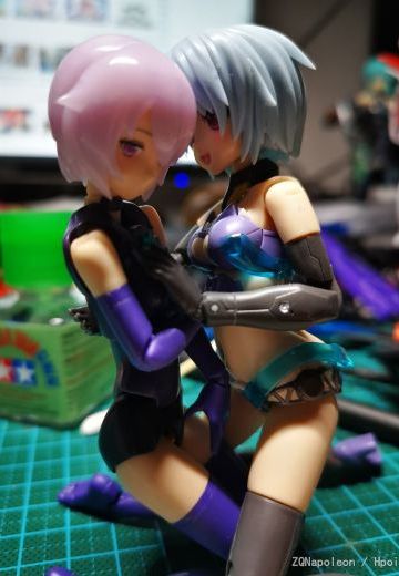 谁不喜欢两个水灵灵的机娘