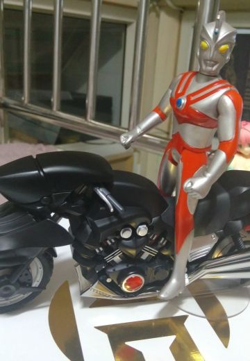 要什么妹子，有车模摸车模不就好了(●°u°●)​ 」