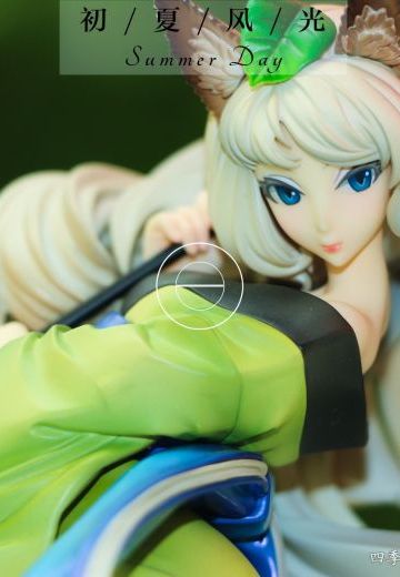 夏条绿已密，朱萼缀明鲜