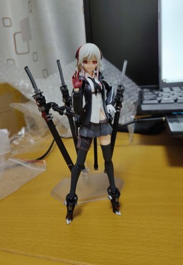 重兵装女子高中生