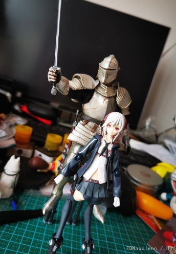 重装女子高中生