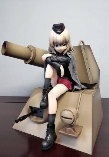 寂寞的艾丽卡与她的虎王坦克