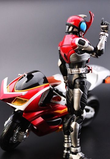 S.H.Figuarts（真骨雕制法）Masked Rider Kabuto