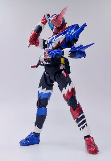 S.H.Figuarts 噗呲开罐 假面骑士Build RabbitTank Sparkling Form