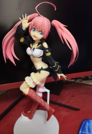 米莉姆·纳瓦 景品手办