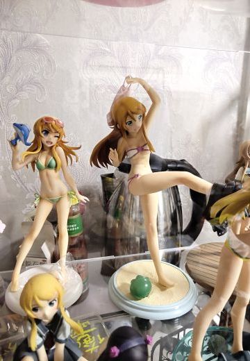 暴露版泳装，不喜，当然实物非常大。脸型也还原。