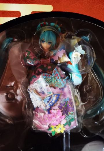 花魁初音的脸和白嫩小脚丫真是太棒了