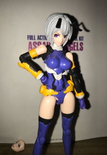 雏蜂-B.E.E. 琉璃改脸