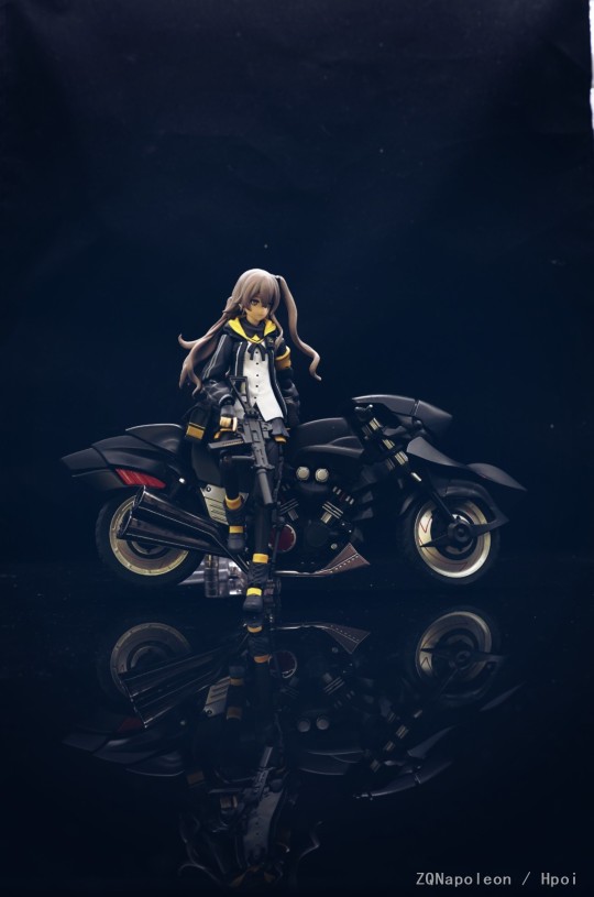 黑呆的摩托给你了