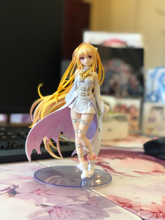 白色小暗真的太可以了，可惜是UC出品