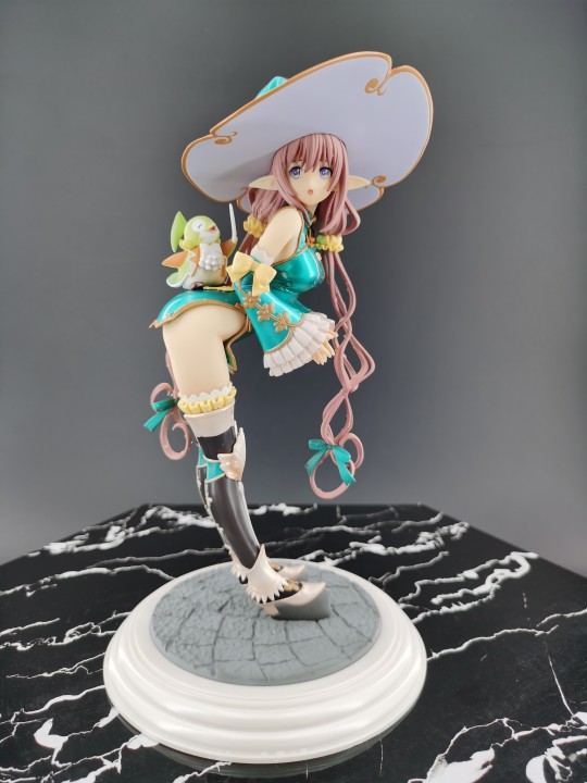 光明之响 琳娜・梅菲尔德