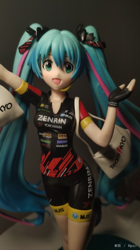 非常活泼动感的初音