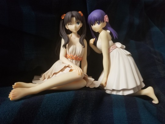 凛樱之夜 · saber在吃饭