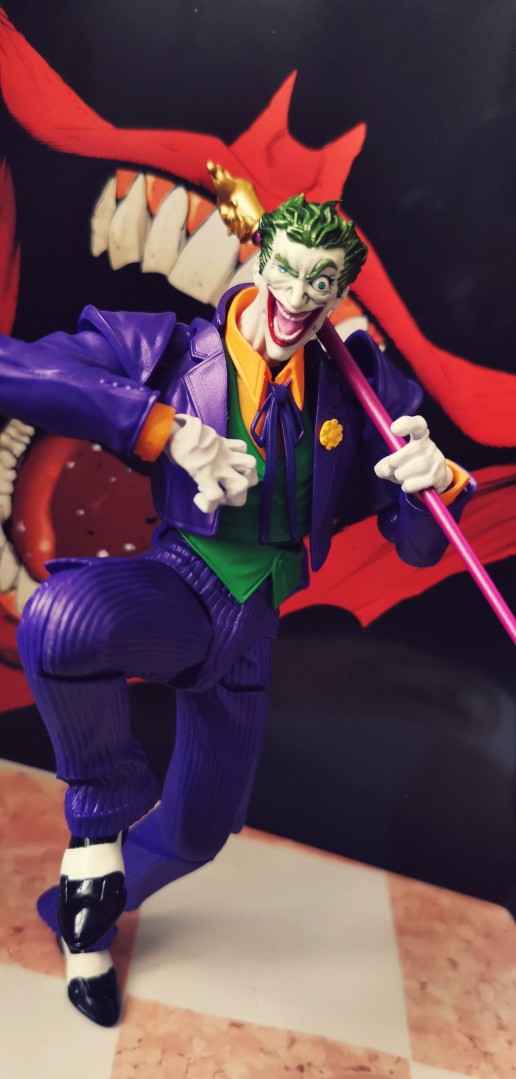 这脸越看越像六老师