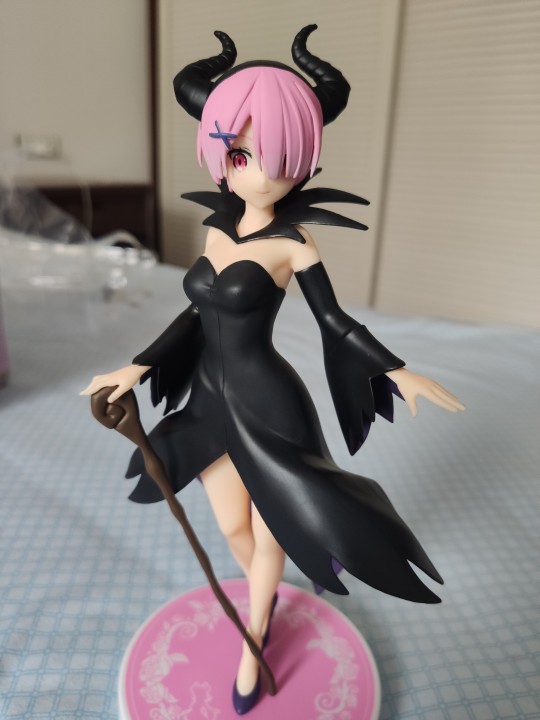 这个景品还不错，头稍微扁了一点，有点奇怪