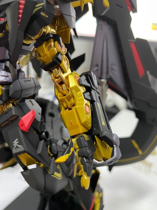 整体来看其实可以的，哑光黑质感很好